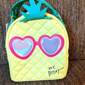 Betsey Johnson pineapple lunch bag read descriptio
